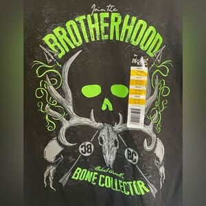 Bone Collector shirt NWT XL